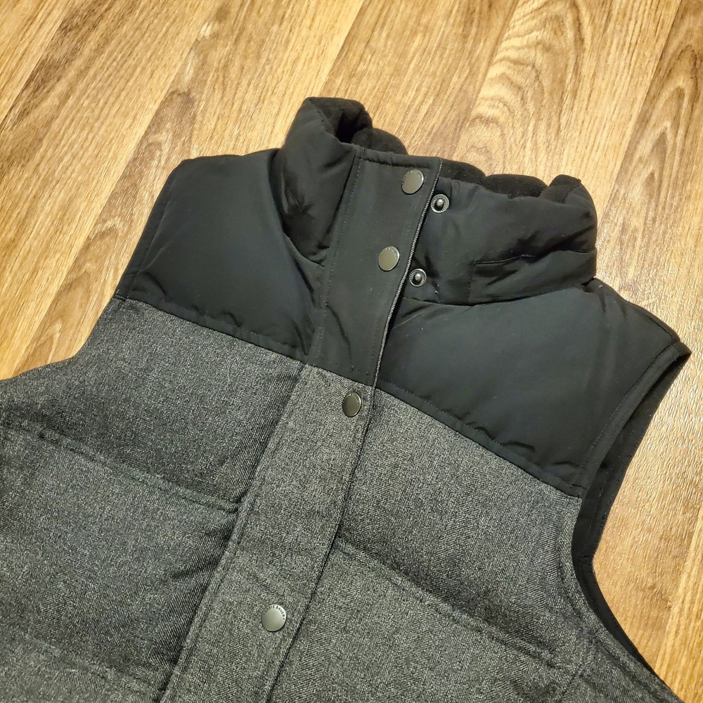 Eddie Bauer Vest Women Medium Gray Black Down Puffer‎ Sleeveless Coat